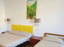 Rustico da Pina con angolo cottura，位于Castions的酒店