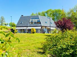 Logis Hôtel Restaurant Auberge du Bougnat，位于St Victor la Riviere的酒店
