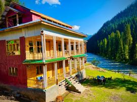 Neelum Resort Toabat，位于Taobat的酒店