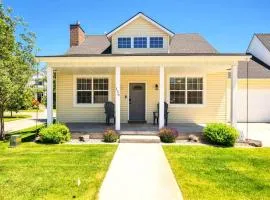 Rexburg Cottage - Brand New Neighborhood Downtown