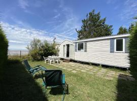 Mobile Home Excellente Situation, Proche Plage et Centre-ville, Idéal pour 4 Personnes - FR-1-709-56，位于富拉的酒店