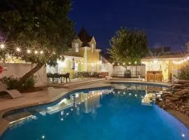 Gorgeous historic Victorian with 8 bedroom/4 baths