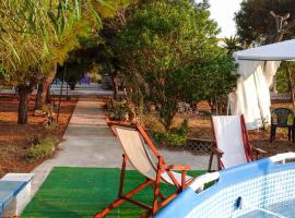 Villa Il Giardino con Piscina a soli 350 mt dalla Spiaggia di Punta Prosciutto，位于普罗斯西托角的酒店