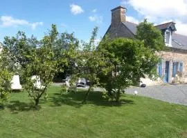 Maison charmante a Pordic cheminees et jardin clos