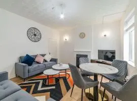 4 Bedroom Apartment in Bolton