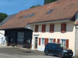 Alpenblick Ferienwohnung und Monteurzimmer，位于Oberbuchsiten的酒店