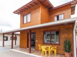 150m da Praia e a 300m do Villa Casarão WZ8850，位于弗洛里亚诺波利斯的酒店