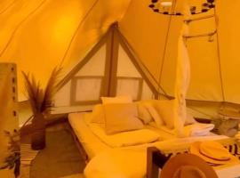 Garden Glamping Mirabelle，位于赫纲兰德的豪华帐篷