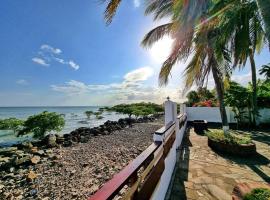 A beachfront property very near to Panama city，位于韦拉克鲁斯的酒店