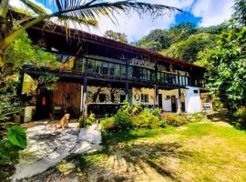 Eco Hostal Tierra de Agua y Fuego，位于圣拉菲尔的酒店