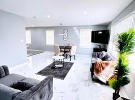 Class home near Washington DC FedEx Stadium and UMD