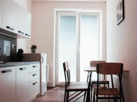 ZAROHEM 2 bedrooms APARTMENT in center with balcony，位于布尔诺的酒店