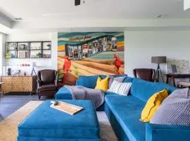 Valparaiso Lakeside Retreat King Bed, Lake Views