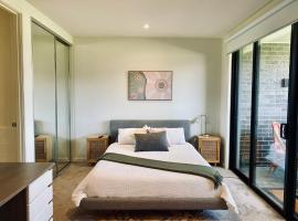 Golf Sandbelt Private Room with Ensuite inc Breakfast，位于切尔滕纳姆的酒店