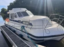 Chaleureux Bateau Stationnaire pour 5 pers. - API-1-46-17