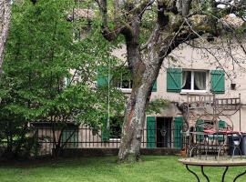 la maison aux volets vert，位于Chaméane的酒店