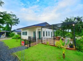 BaansuanThanisorn&Rolf บ้านสวนธนิสร & ร๊อฟ，位于Ban Nam Pen的度假村