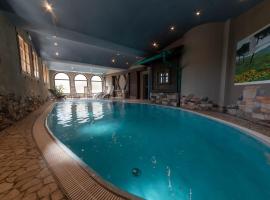 Hotel Pangrazzi - 3 stelle superior，位于Fucine的酒店