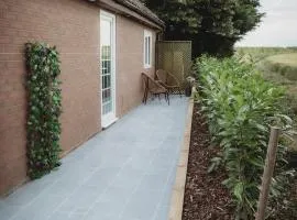 The Retreat- amazing scenic views of the Essex countryside!