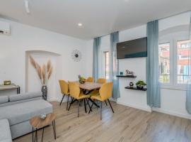New luxury apartments in the center of Omiš，位于奥米什的酒店