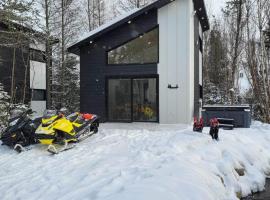 Hebergement du grenier 2 0，位于Notre-Dame-des-Monts的酒店