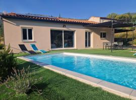 Les Villas Dorées - Villa Métal face au Mont Ventoux，位于Plaisians的酒店
