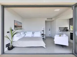 Vouliagmeni Panoramic 200m2 Rooftop & 25m2 Loft