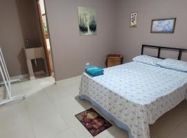 Serenity Zambrano Inn，位于Cabra的酒店