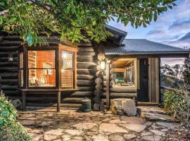 Romantic Retreat in the Dandenong Mountains，位于卡洛拉马的酒店