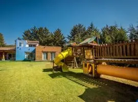 Casa de campo, jardín con juegos privado