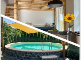 FeWo Hof-Idyll mit FassSauna / Spielplatz für Kids，位于魏斯瓦塞尔的酒店