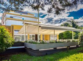 HOTEL KRALJEVICA - zajednička kupaonica - shared bathroom，位于克拉列维察的酒店
