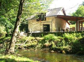 Moulin du XIIème siècle，位于Bersac-sur-Rivalier的酒店