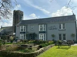 OYO Lamphey Hall Hotel