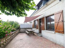 La petite maison sur la colline，位于Nazelles的酒店