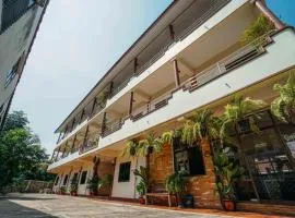 โรงแรมเพิ่มพูล 1