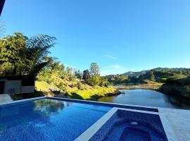 Rooca Habitat Guatape，位于瓜塔佩的酒店