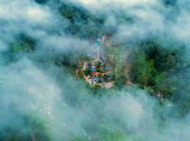Silent Brook Resort - Coorg，位于马迪凯里的尊贵型酒店