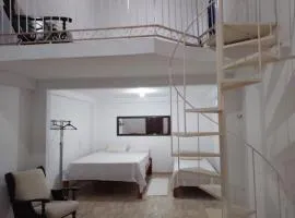 Quarto loft privativo na casa Alter Centric Trav Copacabana