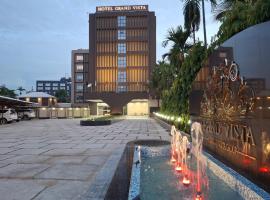 Hotel Grand Vista，位于迪马普尔的酒店