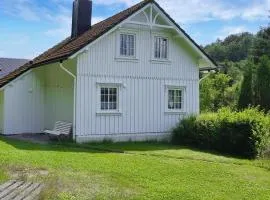 3 Bedroom Stunning Home In Brekkestø