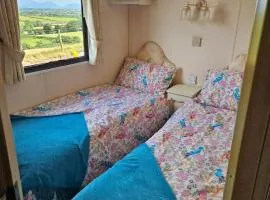 Gwel y mynydd Caravan
