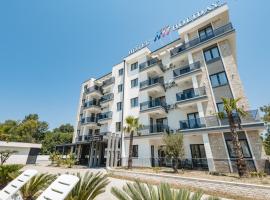 M&N Holiday Resort，位于乌尔齐尼的酒店