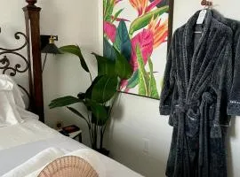 Stunning Little Havana Suites Close to airport, Calle Ocho, Brickell, Wynwood and the Beaches - Free Parking