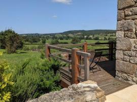 Small Gte For 2 With Pool In Peaceful Burgundy，位于Sailly的酒店