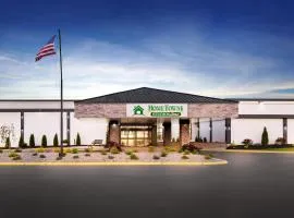 HomeTowne Studios by Red Roof & Conference Center Cortland