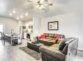 Urbana Cabana Modern Home 8 Mi to Texas Tech!