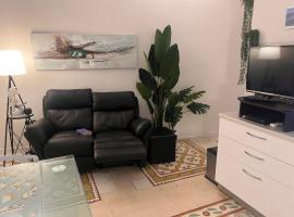 Cozy, modern and welcoming，位于Il-Ħamra的酒店