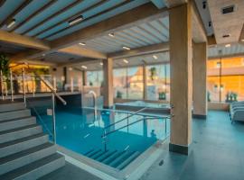 Helan Family & SPA，位于扎科帕内的酒店