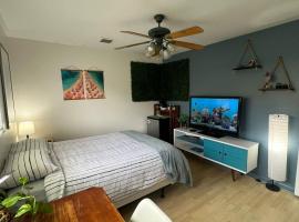 2 Super Comfy Room at Cape Coral，位于珊瑚角的酒店